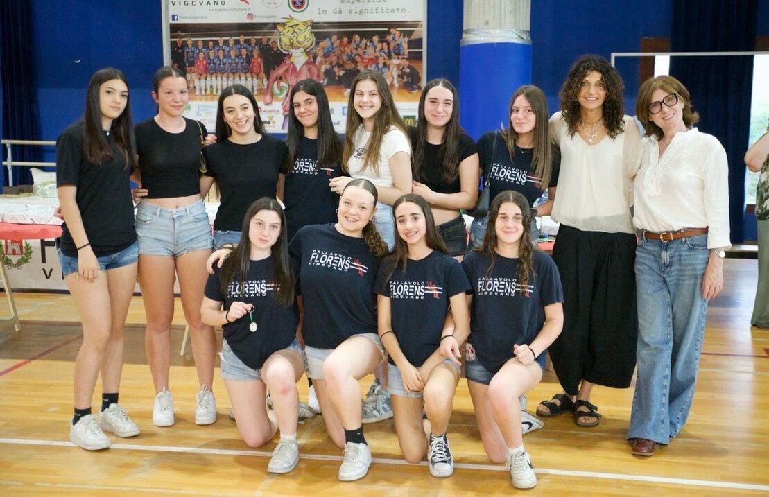 Giocatrici della prima squadra di pallavolo durante una partita ufficiale